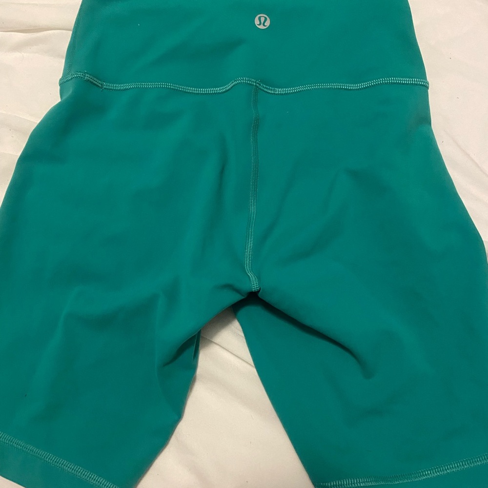 Lululemon Wunder Train High Rise 8” in short